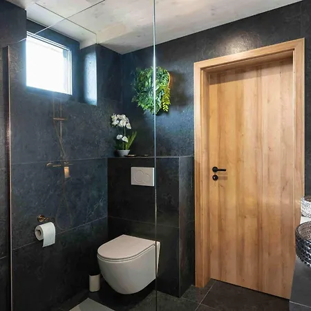 아파트 Apartmanica Hrabovo 32 3a, 3b, In Out, Sauna, Ac, Malino Brdo, Tatras 루좀베로크