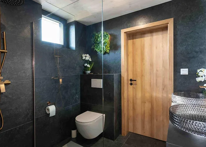 公寓 Apartmanica Hrabovo 32 3a, 3b, In Out, Sauna, Ac, Malino Brdo, Tatras 鲁容贝罗克